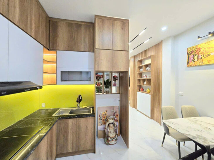 20 Tỷ sở hữu nhà dân xây 5 tầng phố Tam Trinh – quận Hai Bà Trưng, ô tô đỗ cửa