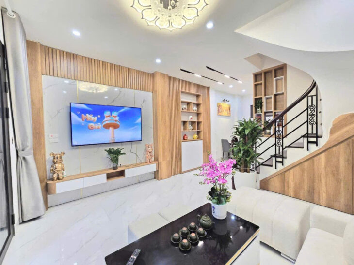 20 Tỷ sở hữu nhà dân xây 5 tầng phố Tam Trinh – quận Hai Bà Trưng, ô tô đỗ cửa