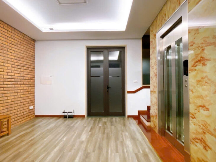 Ngõ 105 Xuân La – lô góc KD đỉnh – 7 tầng thang máy – chỉ 21 tỷ