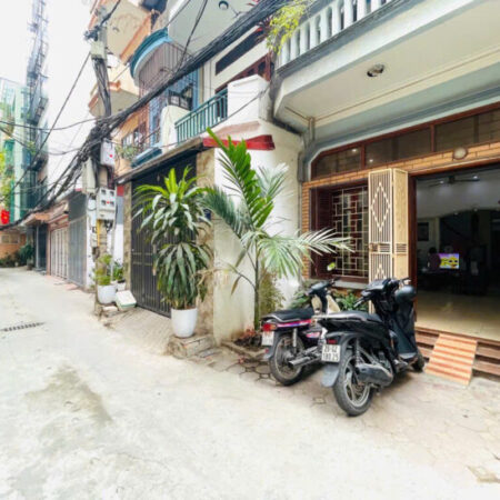 bán nhà Thanh Xuân 66m Khuất Duy Tiến, ngõ thông, ô tô ra vào nhà