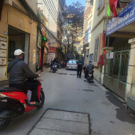 bán nhà Hoàng Mai 73m đủ nội thất, nhà đẹp ngõ thông gần ô tô