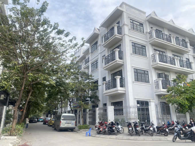 Chủ nhà, bán Liền kề Đại Kim- Nguyễn Xiển. DT 82,5m x 5 tầng. Giá 22,7 tỷ. LH: 0964769634