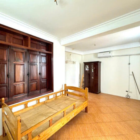 bán nhà Hoàng Mai 35m Đại Từ, gần Hồ Linh Đàm, 15m ra ô tô