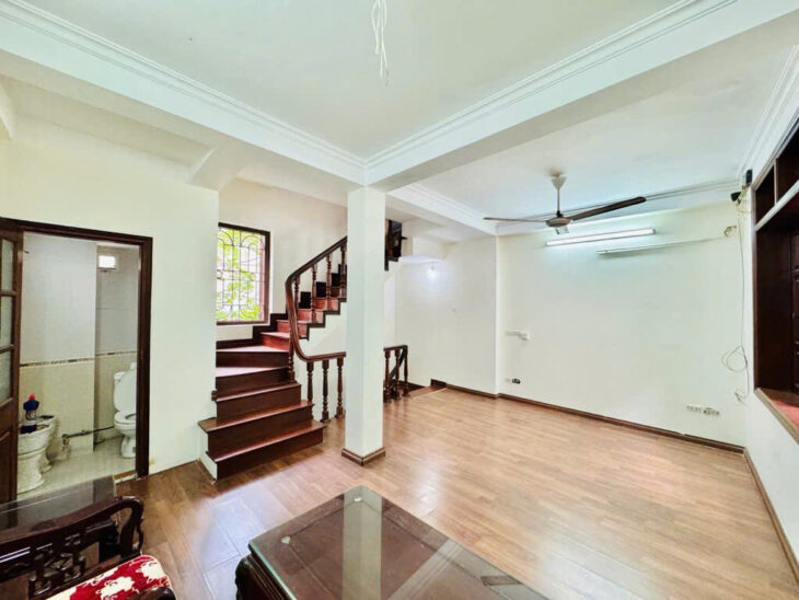 bán nhà Hoàng Mai 35m Đại Từ, gần Hồ Linh Đàm, 15m ra ô tô