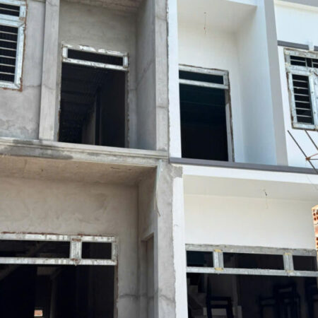 Giải cứu chủ nhà ngộp hạ giá 200tr bán gấp NHÀ LẦU XÂY MỚI 90m2 . TẶNG NỘI THẤT