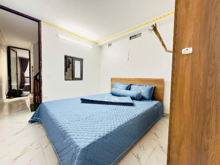 SIÊU PHẨM QUẬN HOÀNG MAI- NHÀ MẶT NGÕ – KINH DOANH – NGÕ THÔNG – Ô TÔ ĐỖ SÁT NHÀ 32m2 x 5 tầng