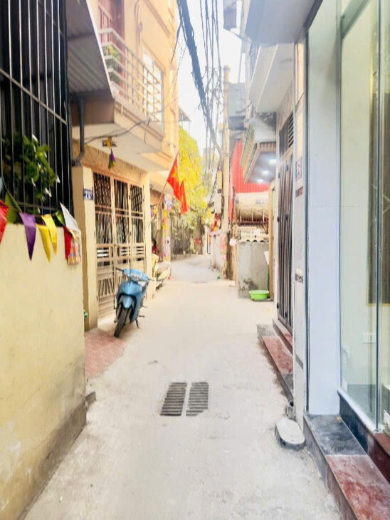 SIÊU PHẨM QUẬN HOÀNG MAI- NHÀ MẶT NGÕ – NGÕ THÔNG – Ô TÔ ĐỖ SÁT NHÀ 32m2 x 5 tầng, Giá chỉ 5 tỷ 9