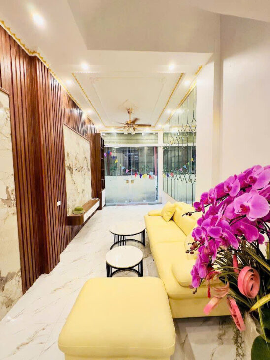 SIÊU PHẨM QUẬN HOÀNG MAI- NHÀ MẶT NGÕ – NGÕ THÔNG – Ô TÔ ĐỖ SÁT NHÀ 32m2 x 5 tầng, Giá chỉ 5 tỷ 9