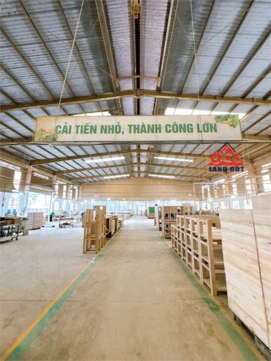 XT168 xưởng sản xuất cho thuê thu hút nhiều ngành nghề QD KCN, xưởng trống bàn giao liền