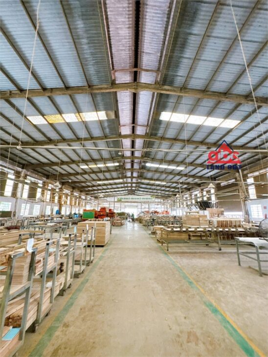 XT168 xưởng sản xuất cho thuê thu hút nhiều ngành nghề QD KCN, xưởng trống bàn giao liền