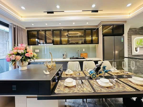 SIÊU PHẨM CÓ THANG MÁY NUP HẺM 215 ĐƯỜNG PHAN HUY ÍCH , QUẬN GÒ VẤP