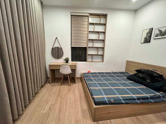 Bán CCMN Đê La Thành, Đống Đa 72mx5 tầng KCBT đẹp, dòng tiền cao 10.75 tỷ.