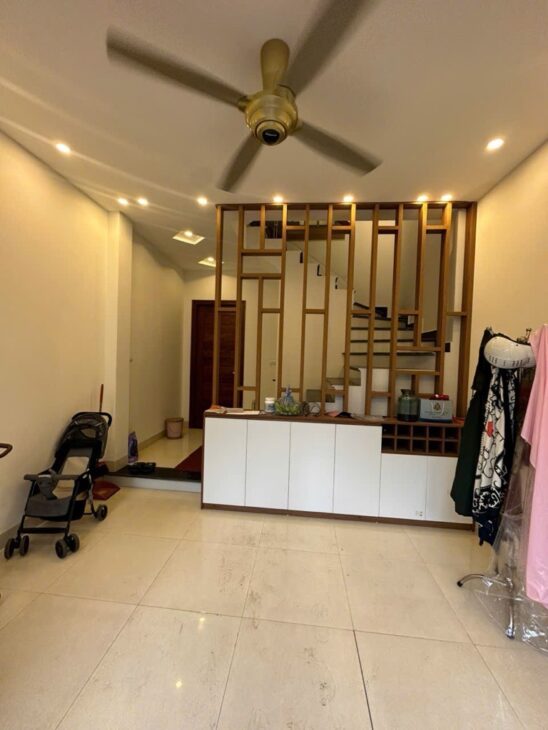 Ngọc Thuỵ- Hàng xóm khai sơn, phân lô oto chỉ 5 tỷ nhà mới thơm mùi sơn