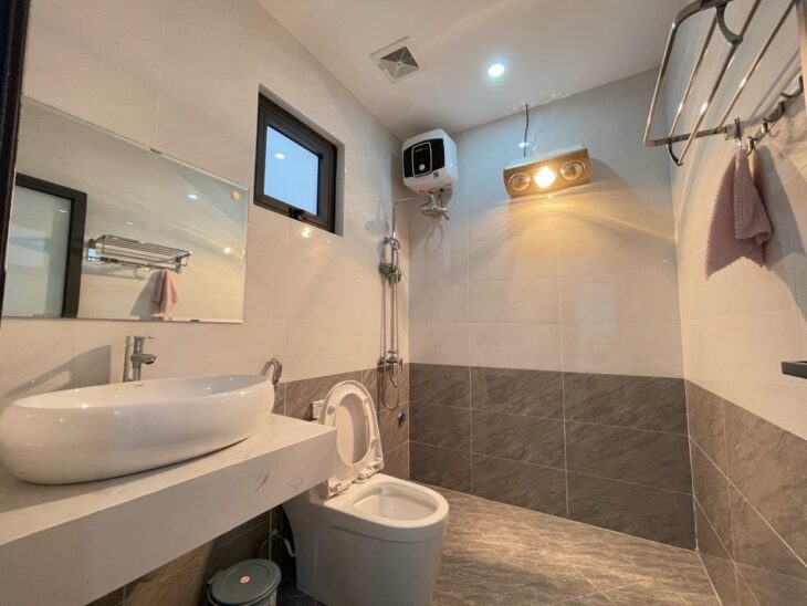 Nhà đẹp trung tâm Long Biên- Ngọc Thuỵ phân lô, 5 tầng mới tinh xách vali vào ở ngay