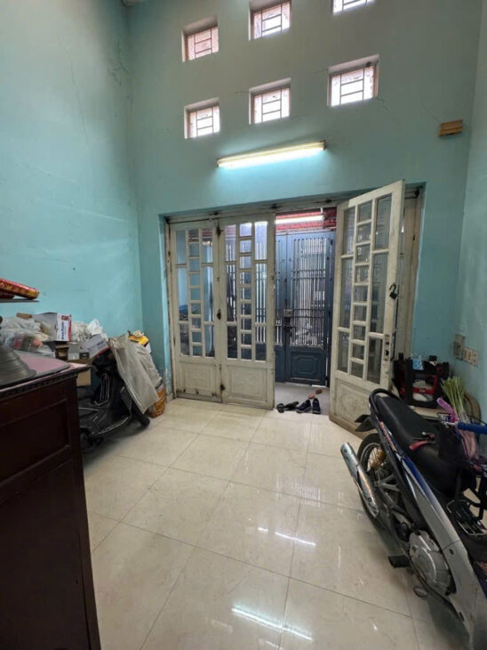 HÀNG THƠM – NHÀ 3 TẦNG – MẶT TIỀN ĐƯỜNG NHỰA KHU PHÂN LÔ – NGANG 5M – SÁT BÊN KHU TÊN LỬA – GIAO