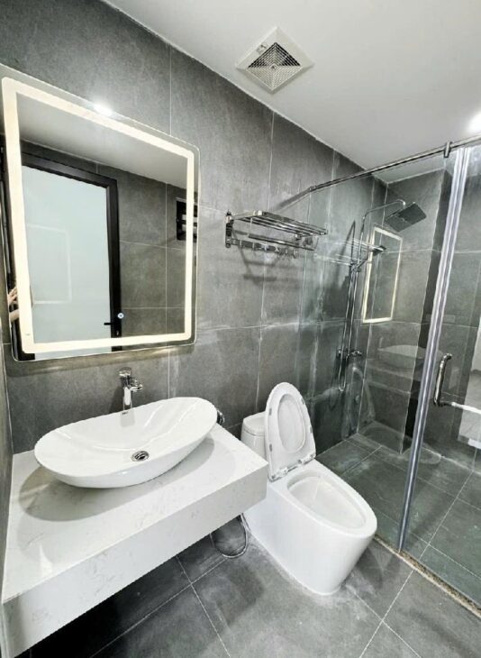Mặt ngõ Ngọc Thuỵ Phân Lô 5 tầng mới tinh chỉ nhỉnh 4 tỷ nhận nhà ngay