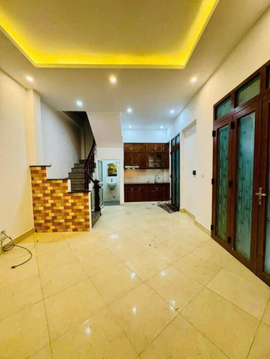 Chính chủ cần bán 30m 5 tầng, ngay khu đô thị kim văn kim lũ, sát viện Y học cổ truyền, cạnh trường