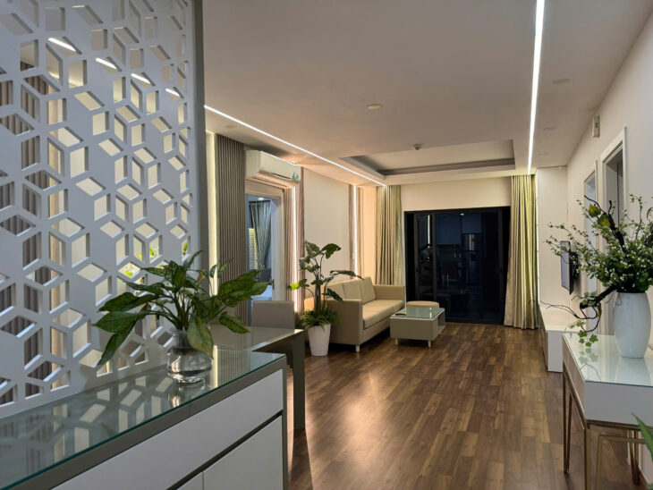 Bán giá hợp lý căn 3 ngủ 2 WC tòa Ruby 4B Goldmark City, toàn bộ nội thất new 100% nhậu EU cao cấp