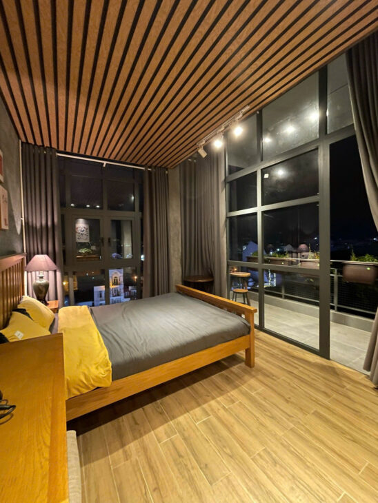 Nhà đẹp view toàn thành phố, thoáng 3 mặt. Giảm giá mạnh 5 tỷ 7 xuống còn 4 tỷ 7