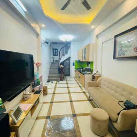 Đội Cấn – Ba Đình / 5 tầng 32m2 dân xây -6x tỷ