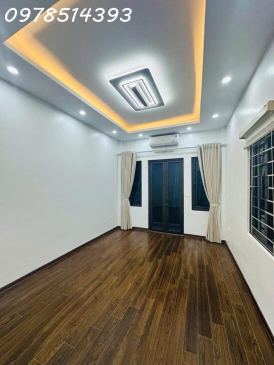 Siêu phẩm Cầu Giấy 30m2, 5 tầng – Nội thất xịn – Thông tứ phía bạt ngàn tiện ích.