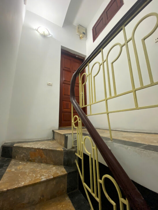 Bán gấp nhà Nguyễn Phúc Lai, ô tô tránh, 47m², mt 4.3m, gara, sát hồ Hoàng Cầu, 20,5 tỷ