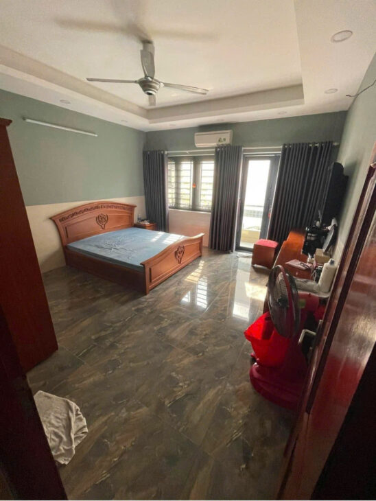 BÁN NHÀ 2 TẦNG, 90M2, 8 PHÒNG NGỦ, QUẬN 7 – GIÁ 8.9 TỶ – VỊ TRÍ VÀNG, SỔ ĐỎ CHÍNH CHỦ