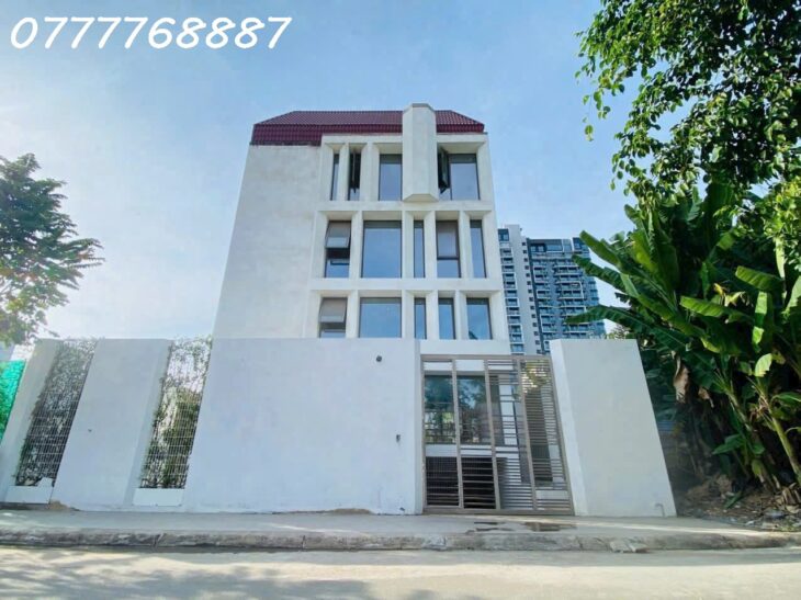 Bán gấp tòa nhà hầm 5 tầng, 240m2 Thạnh Mỹ Lợi cách sông, CC One 500m