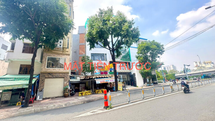 CHỦ ĐANG Ở NƯỚC NGOÀI NHIỆT BÁN CĂN NHÀ 2 MẶT TIỀN ĐƯỜNG VĨNH KHÁNH & BẾN VÂN ĐỒN- GẦN TRƯỜNG HỌC