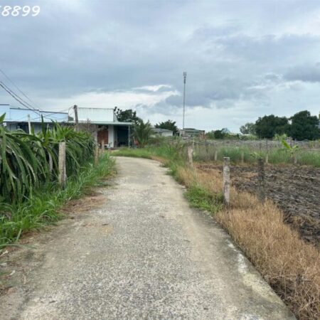 Bán 183m2 đất Hẻm Đinh Công Tráng, Tân Tiến, thị xã LaGi chỉ 650 triệu gần biển