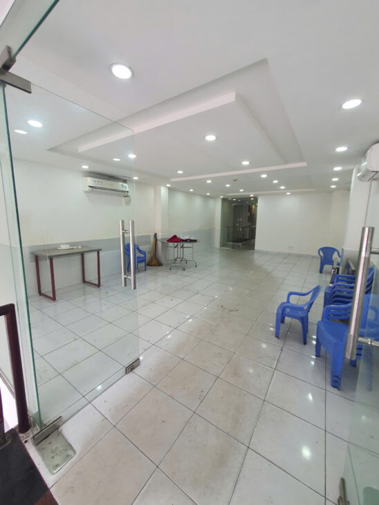 Cho thuê mặt bằng tầng trệt tòa nhà 300 nhân sự giá chỉ 13.5tr