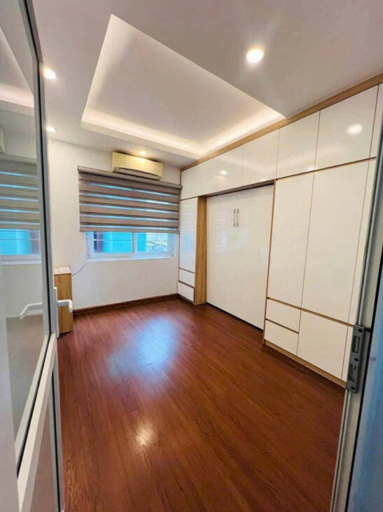 NHÀ ĐẸP ĐỊNH CÔNG HẠ HM 35M 4 TẦNG MT3.5M GẦN TRƯỜNG CHỢ CÁCH Ô TÔ 20M SỔ ĐỎ CHÍNH CHỦ GIÁ CHỈ 5.8