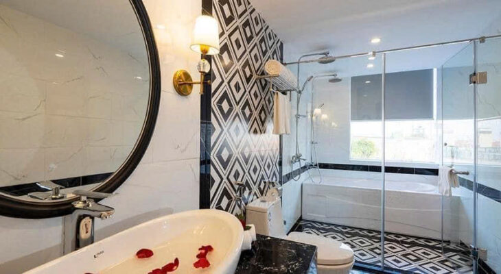 BÁN TÒA KS MẶT PHỐ HÀNG BUỒM MẶT TIỀN 10M, DT 450TR/THÁNG