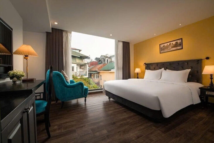 BÁN TÒA KS MẶT PHỐ HÀNG BUỒM MẶT TIỀN 10M, DT 450TR/THÁNG