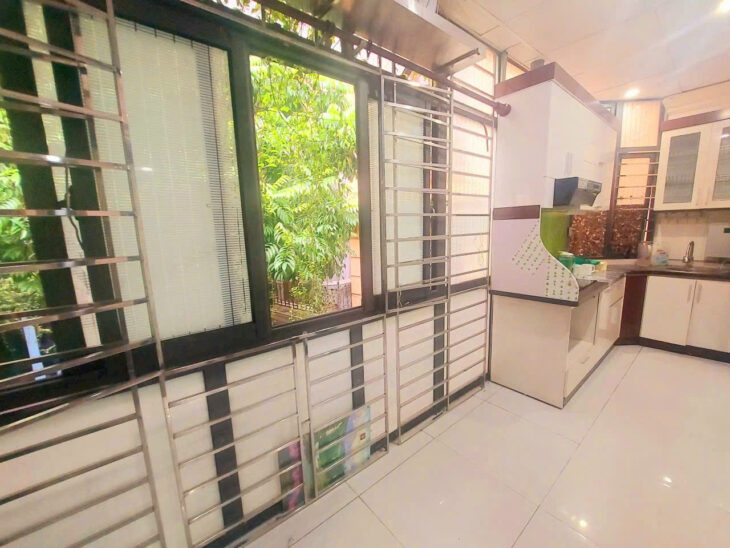 Cho thuê căn hộ tập thể phố Quán Thánh, Ba Đình. 70m2, 2pn. Cách mặt phố 15m.Giá thuê 13.5 tr/tháng
