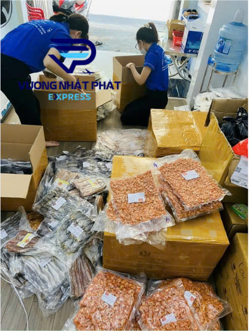 Gửi thực phẩm khô đi Mỹ dễ dàng tại Vương Nhất Phát Express