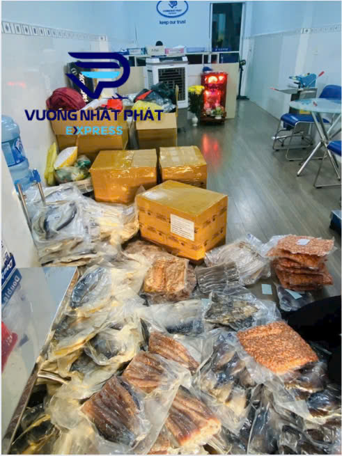 Gửi thực phẩm khô đi Mỹ dễ dàng tại Vương Nhất Phát Express