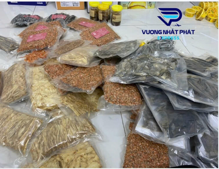 Gửi thực phẩm khô đi Mỹ dễ dàng tại Vương Nhất Phát Express