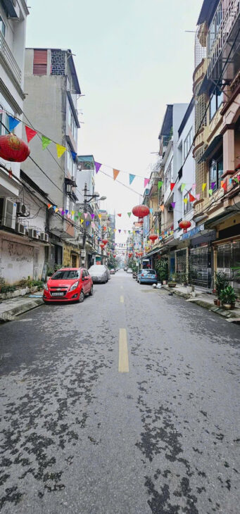 Văn Phú 7 tầng Kinh Doanh Vỉa Hè Thang Máy. Giá chào hơn 12 tỷ