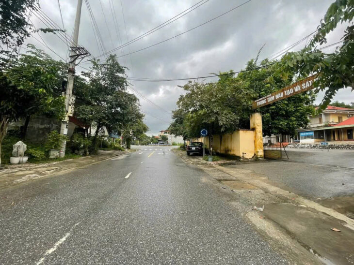 CHÍNH CHỦ BÁN GẤP NHÀ ĐẤT MẶT TIỀN TẠI YÊN NINH-YÊN BÁI