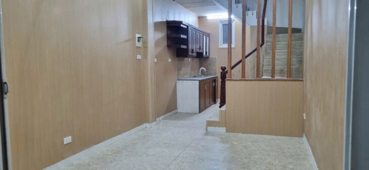 NHÀ PHÂN LÔ CẦU GIẤY, GẦN PHỐ, 10M RA Ô TÔ, VỊ TRÍ TRUNG TÂM, HIẾM NHÀ BÁN
