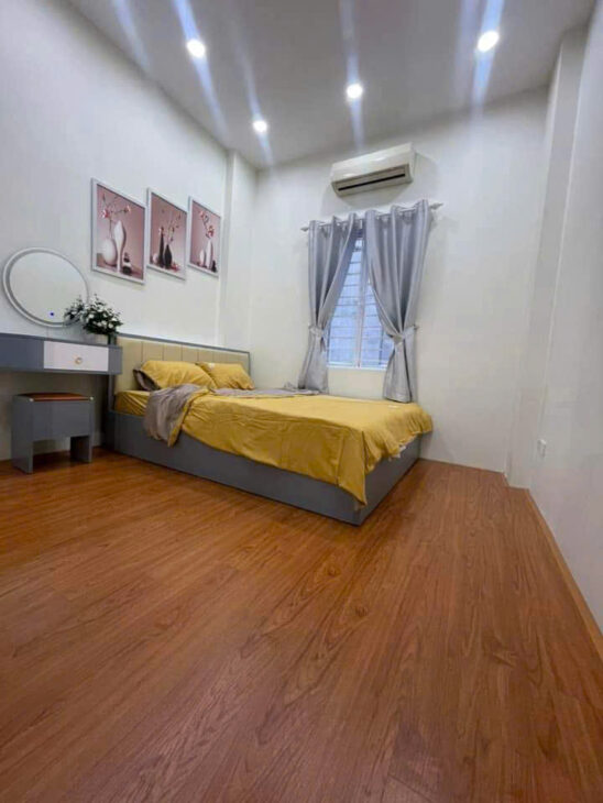 bán nhanh nhà PHỐ 8/3, 50m, 5tầng, mặt tiền 4.2m, 11 tỷ, NGÕ Ô TÔ TRÁNH, KINH DOANH SẦM UẤT