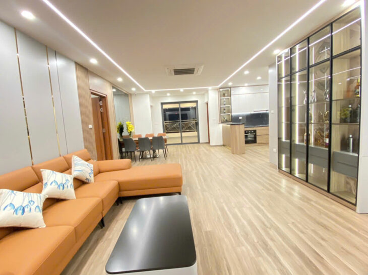 Căn hộ sky villa 3 ngủ 3 WC, dt 181m2, tòa 25T1 Trung Hòa, nội thất mới đẹp long lanh đẳng cấp 5 sao