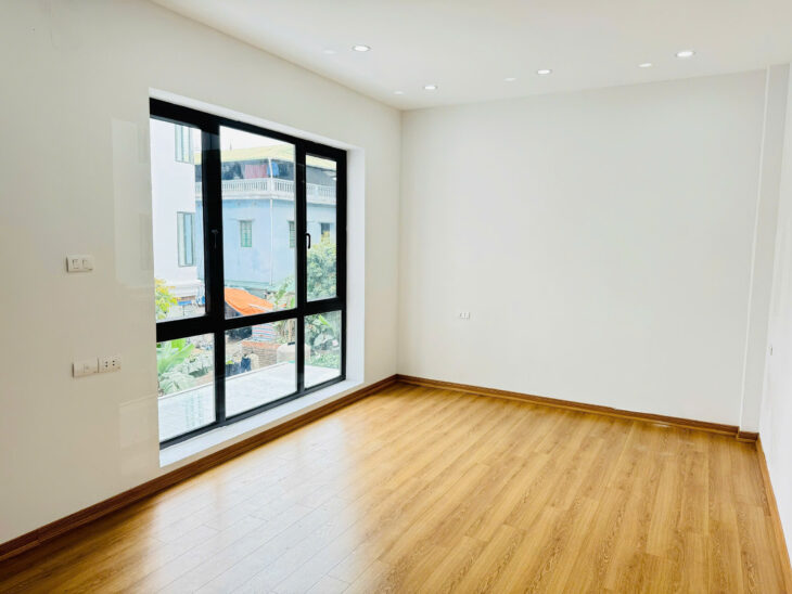 Siêu hiếm, bán ngay trong tuần nhà 5 tầng Việt Hưng 45m, 1 nhà ra oto, 5 tỷ