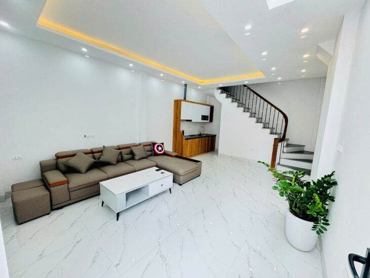 Siêu hiếm, bán ngay trong tuần nhà 5 tầng Việt Hưng 45m, 1 nhà ra oto, 5 tỷ