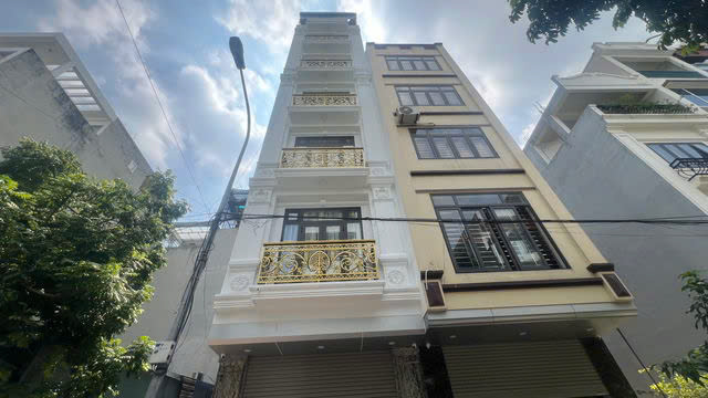 Bán CHDV Đường Láng 102mx6 tầng, gần Ô tô, 3 gác đua MT rộng, 18 tỷ.