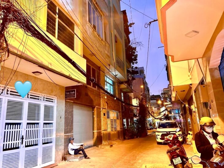 KHU ĐƯỜNG SỐ Q4 HIẾM NHÀ BÁN – XE HƠI ĐẬU CỬA.
