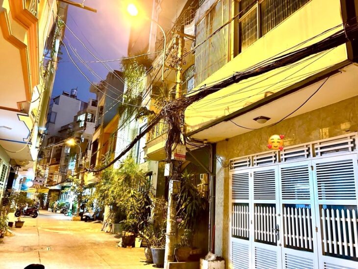 KHU ĐƯỜNG SỐ Q4 HIẾM NHÀ BÁN – XE HƠI ĐẬU CỬA.