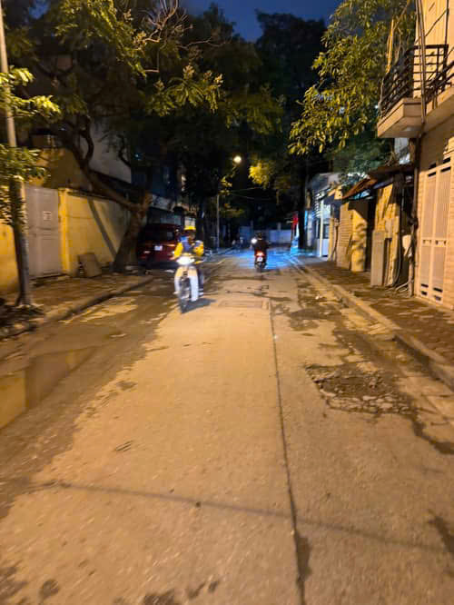 PHÙNG CHÍ KIÊN – LÔ GÓC – Ô TÔ VÀO NHÀ – NHÀ ĐẸP – 2 THOÁNG – KINH DOANH – CHO THUÊ
