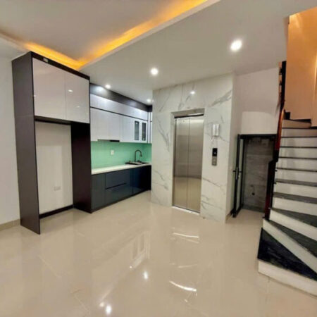 279 ĐỘI CẤN- CHỈ NHỈNH 8 TỶ- NHÀ MỚI 6 TẦNG – THANG MÁY – Ở LUÔN – 50M RA OTO